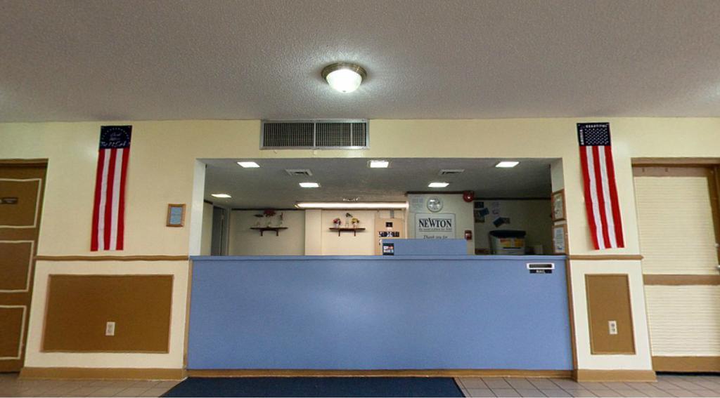 Americas Best Value Inn Newton Bagian luar foto
