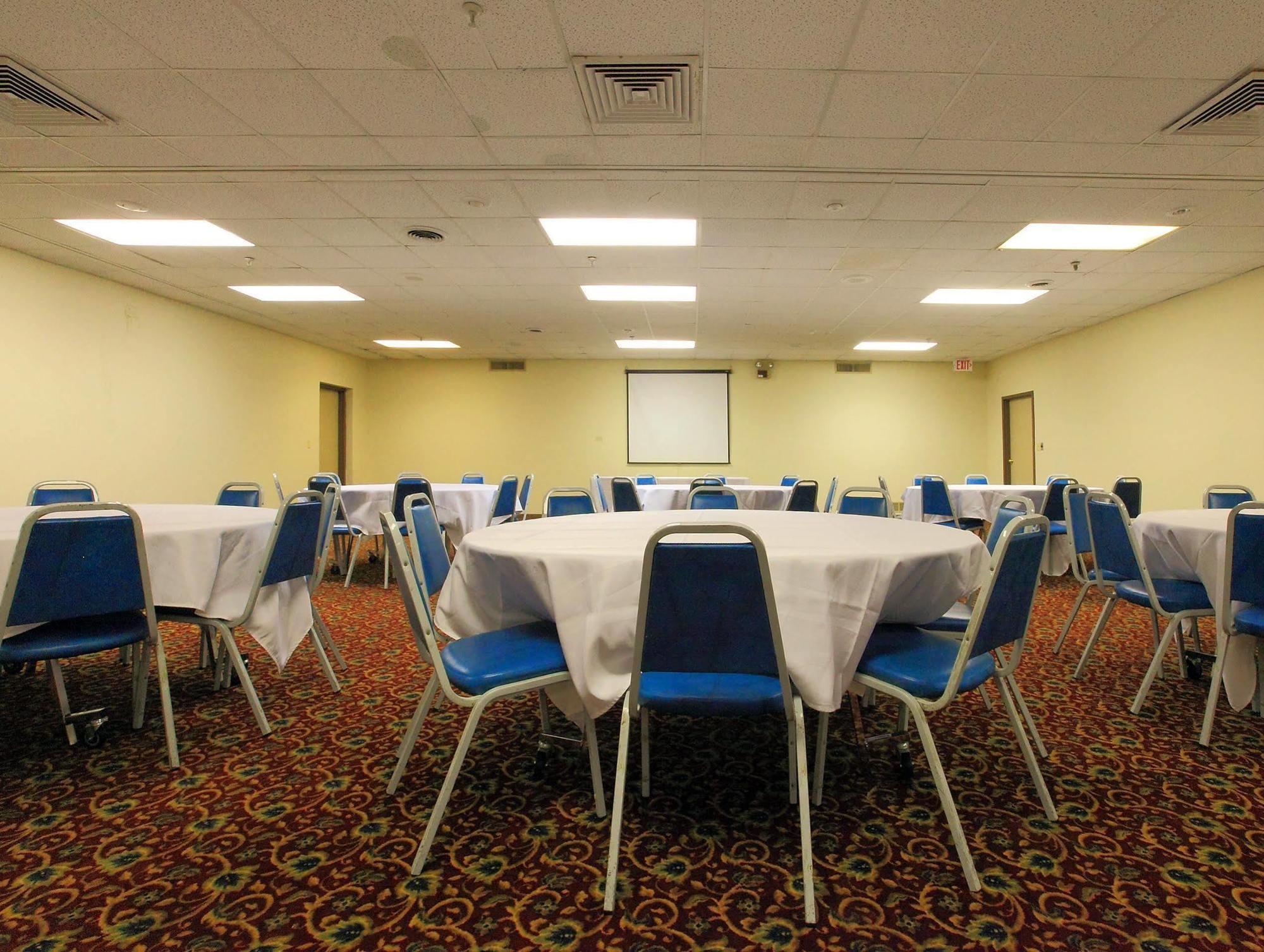 Americas Best Value Inn Newton Bagian luar foto